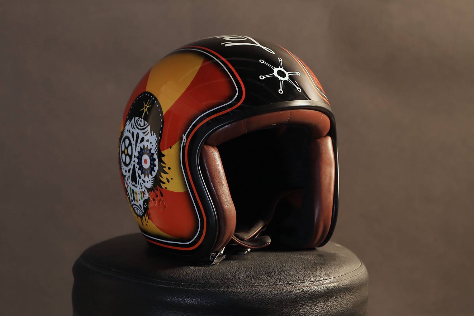 Peinture personnalisées pour casques custom, moto, auto et autres
